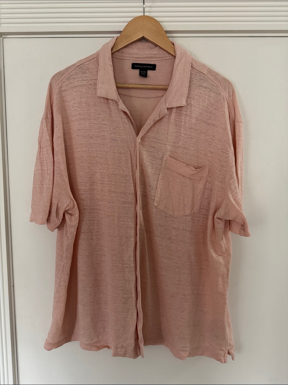 Banana Republic Men's Pale Pink Short Sleeve Button-Down Shirt
